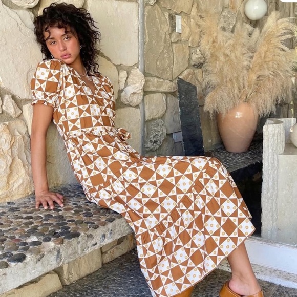 Lisa Says Gah Dresses & Skirts - Lisa Says Gah Victoria Wrap Dress in Pecan Cream Size XS